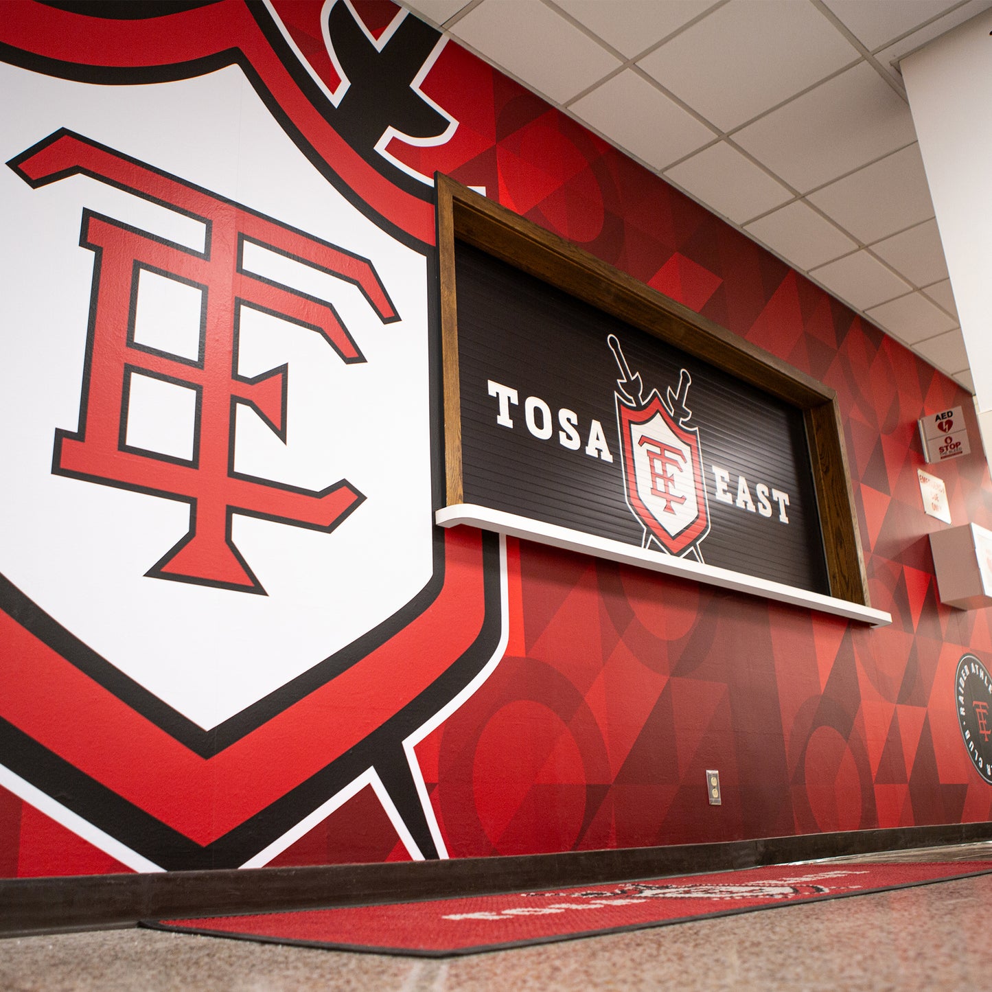 Custom cafeteria wall graphics.