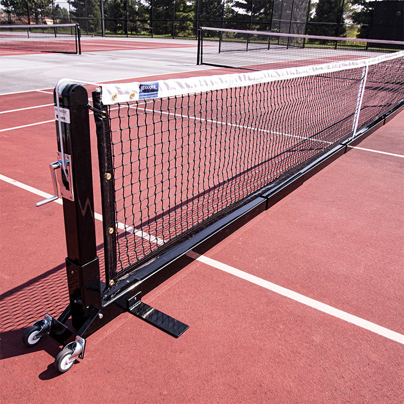 Quickstart portable pickleball net on pickleball court.