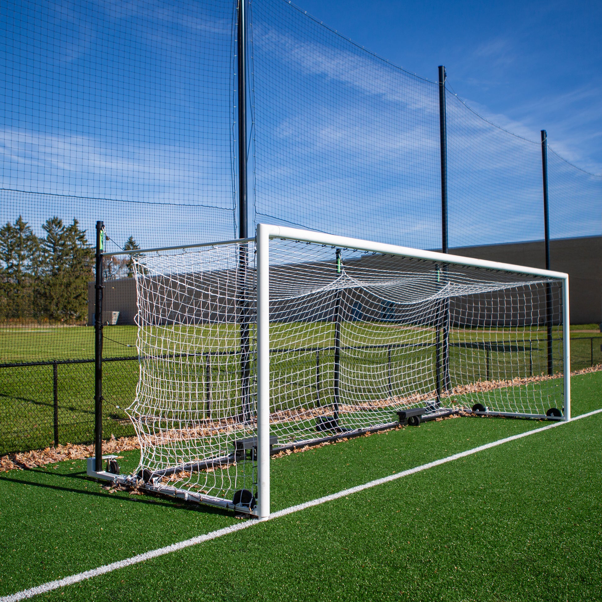 Soccer and lacrosse hybrid backup netting.