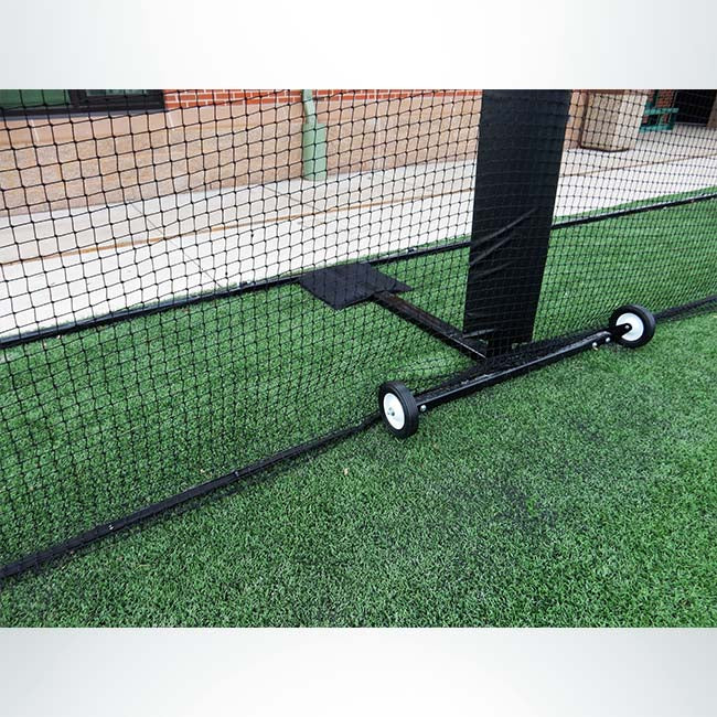 Back-up netting free standing.